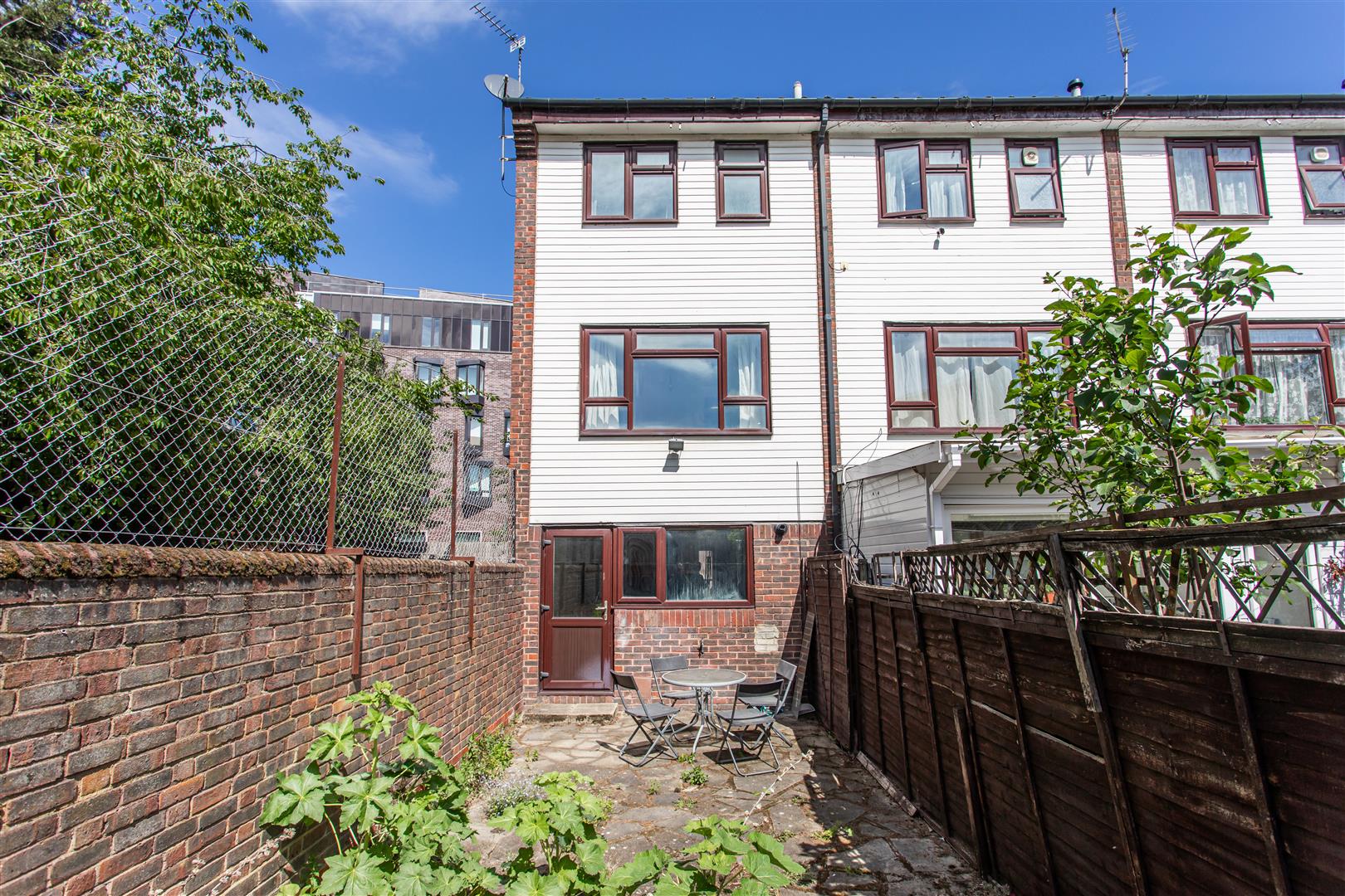 Canal Close, Stepney Green
